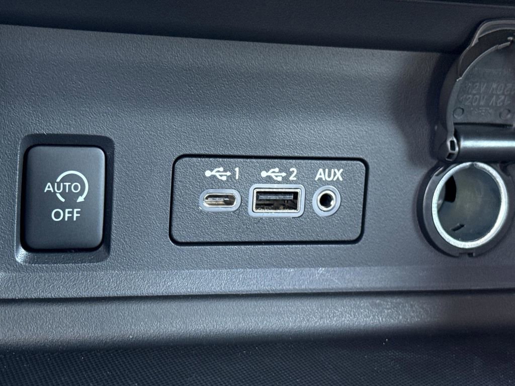 Certified 2025 Nissan Sentra SR w/ SR Premium Package image 31