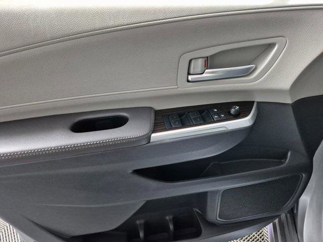 Certified 2024 Toyota Sienna XLE image 16