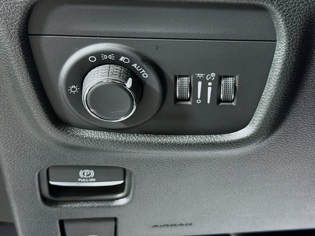 New 2025 Jeep Grand Cherokee Altitude AWD/4WD image 10