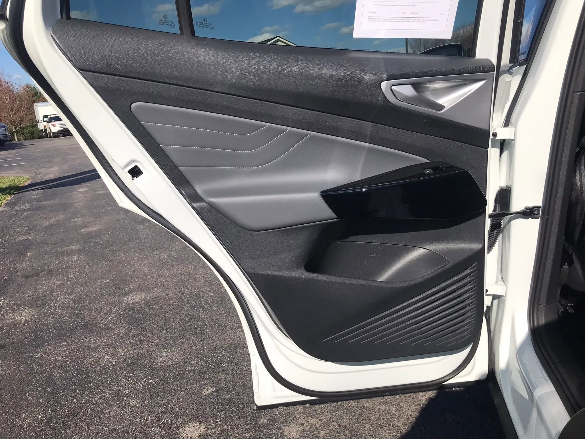 Used 2023 Volkswagen ID.4 Pro S Plus image 35