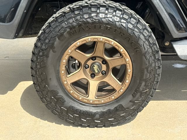 Used 2020 Jeep Gladiator Overland AWD/4WD image 10