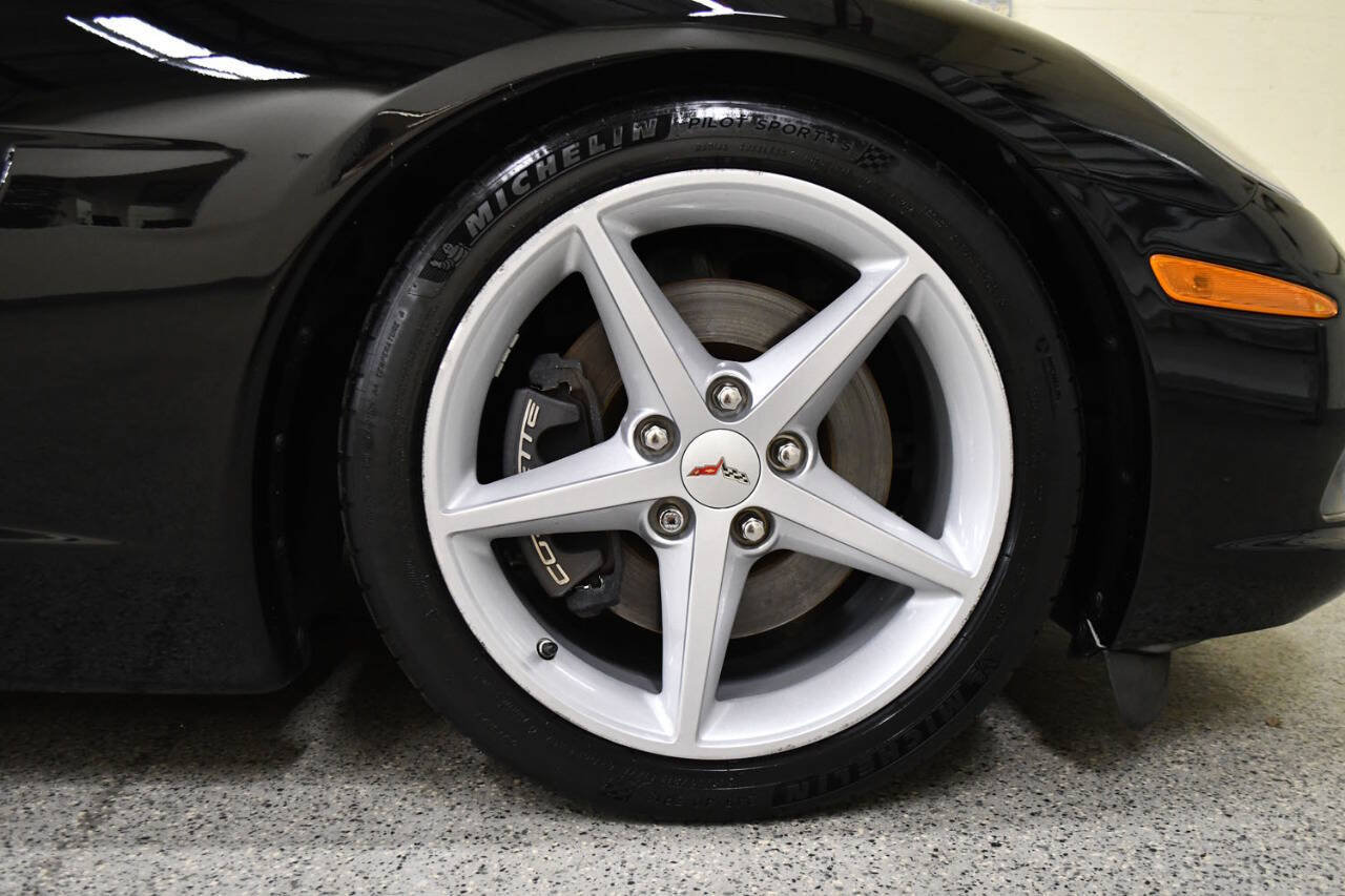 Used 2011 Chevrolet Corvette Coupe w/ 1LT RWD image 22