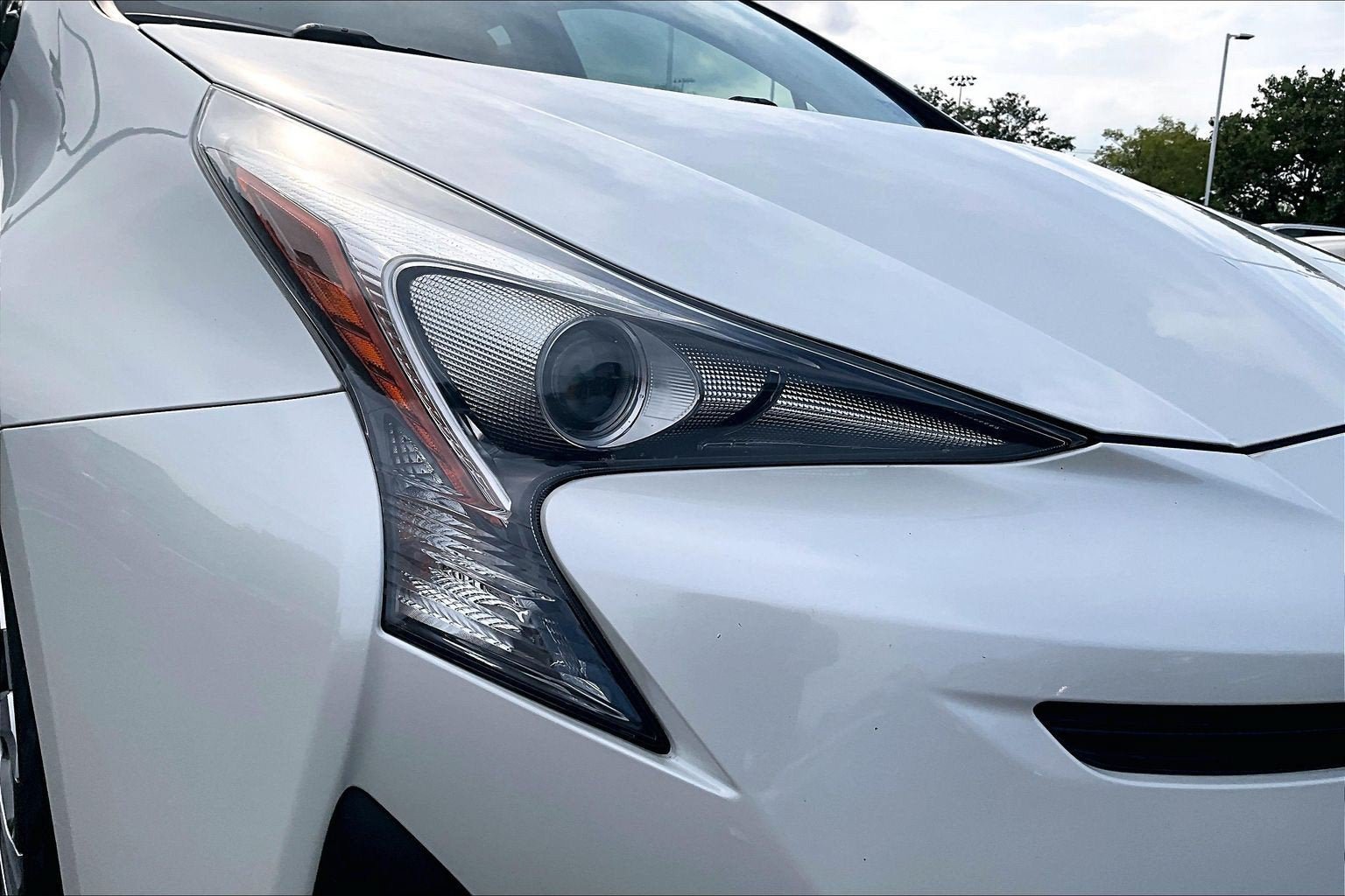 Used 2016 Toyota Prius Three w/ Advanced Technology Package FWD image 26