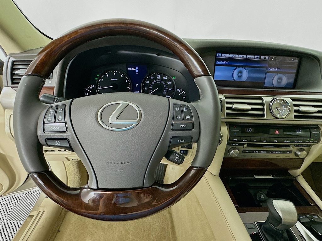 Used 2013 Lexus LS 460 w/ Comfort Pkg RWD image 11