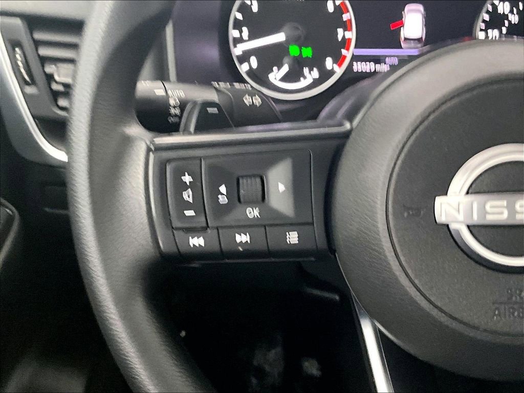 Used 2024 Nissan Rogue S image 23
