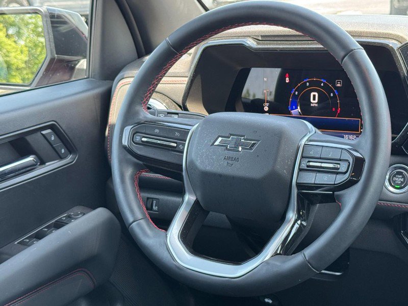 Used 2023 Chevrolet Colorado Z71 w/ Advanced Trailering Package AWD/4WD image 12