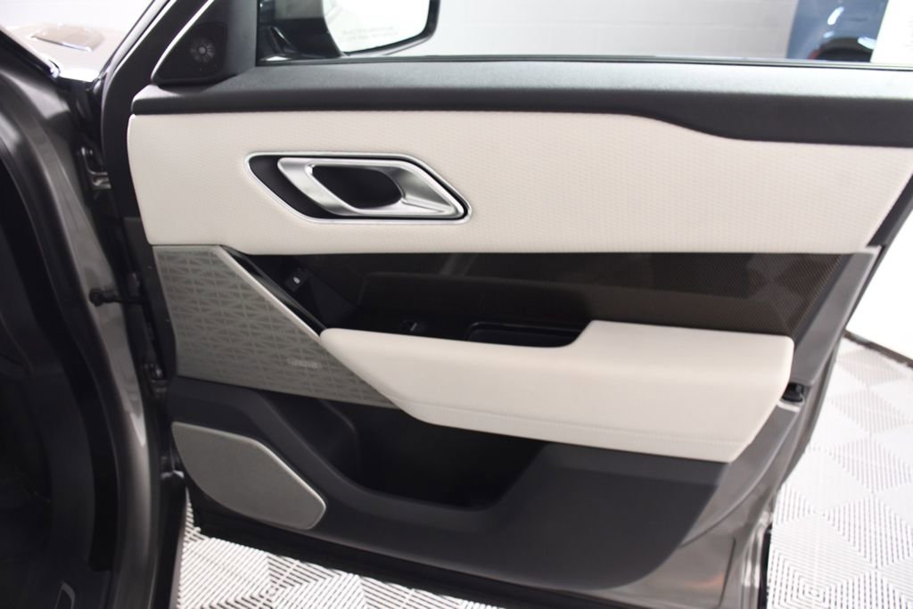 Used 2022 Land Rover Range Rover Velar R-Dynamic S AWD/4WD image 18