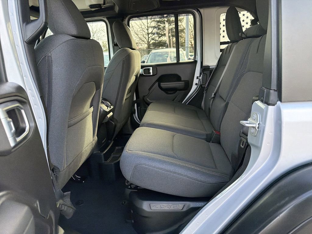 Used 2024 Jeep Wrangler Unlimited AWD/4WD image 14
