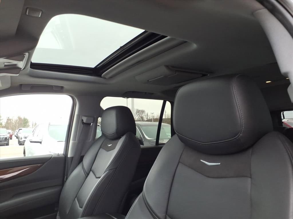 Used 2017 Cadillac Escalade Luxury image 19