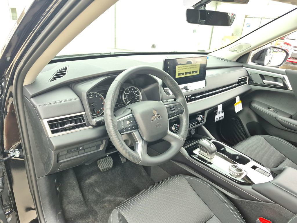 New 2026 Mitsubishi Outlander ES image 9