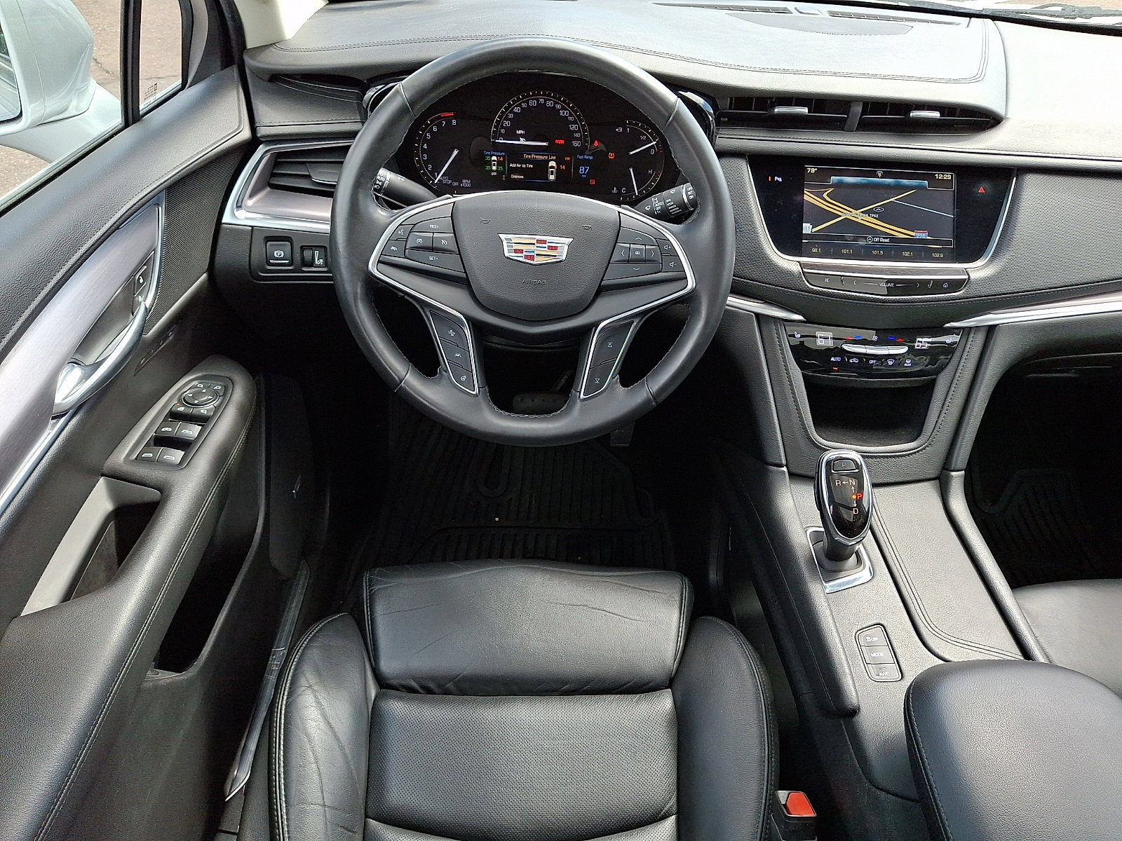 Used 2017 Cadillac XT5 Luxury w/ Driver Awareness Package image 11