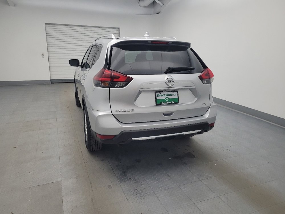 Used 2018 Nissan Rogue SV image 6