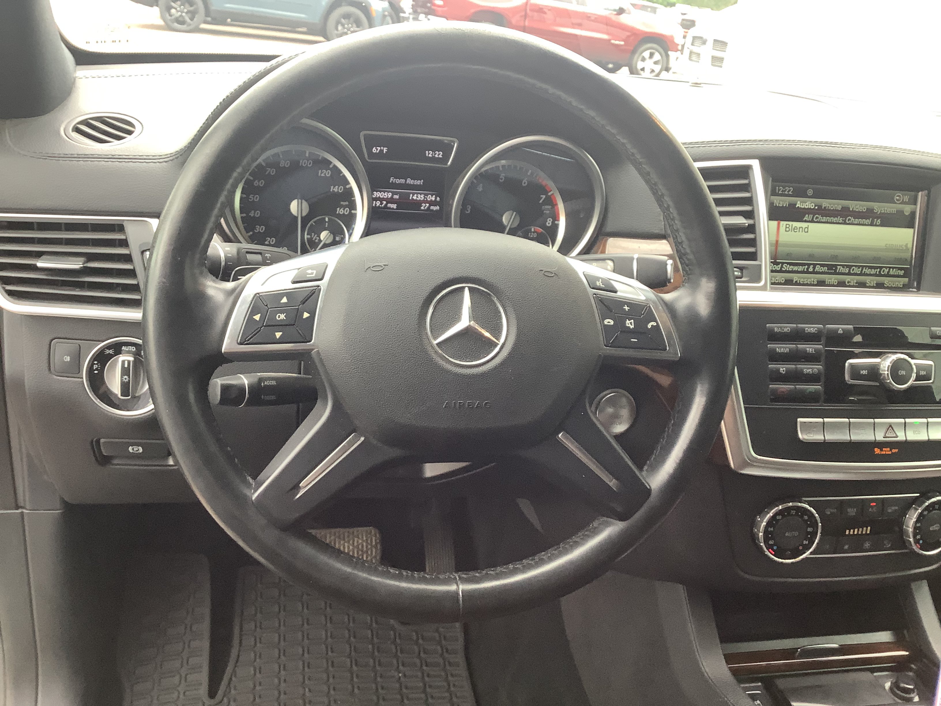 Used 2015 Mercedes-Benz GL 450 4MATIC image 12