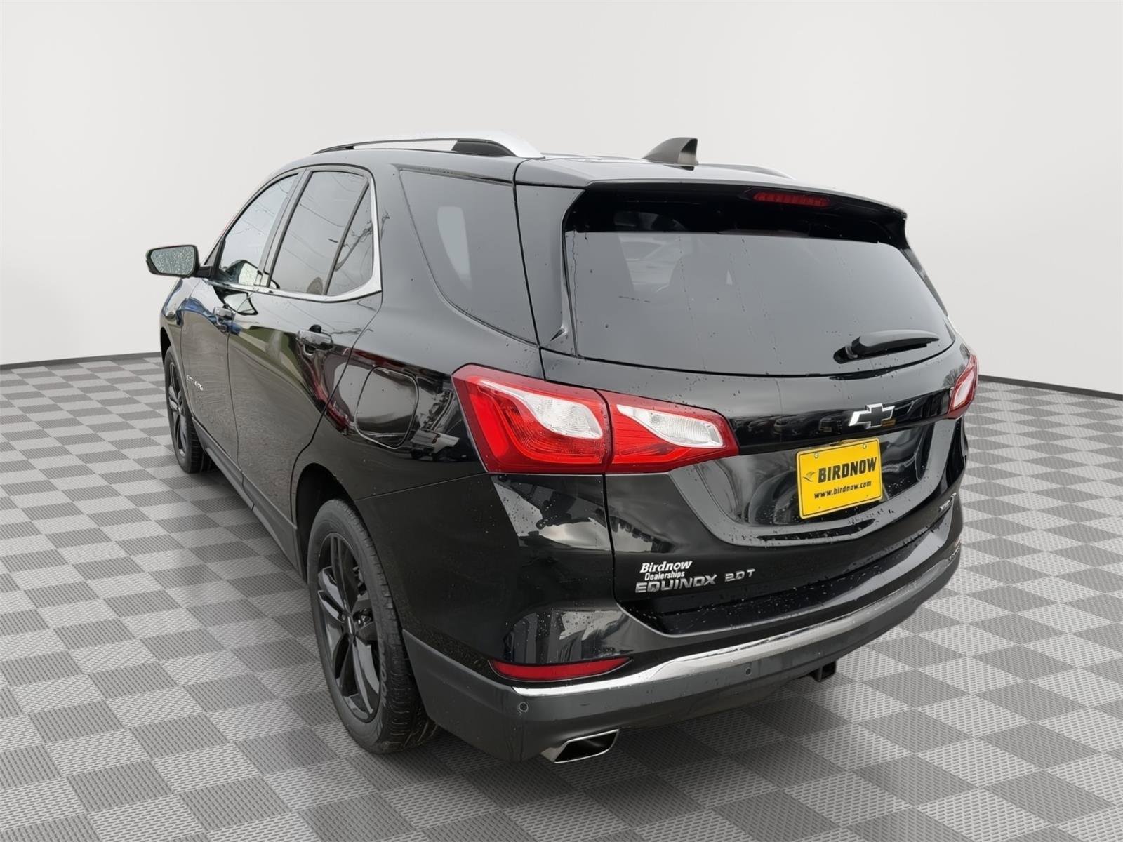 Used 2020 Chevrolet Equinox LT w/ Midnight Edition image 3