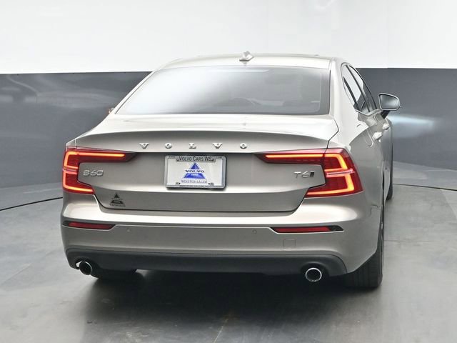Used 2019 Volvo S60 T6 Momentum w/ Premium Package image 3