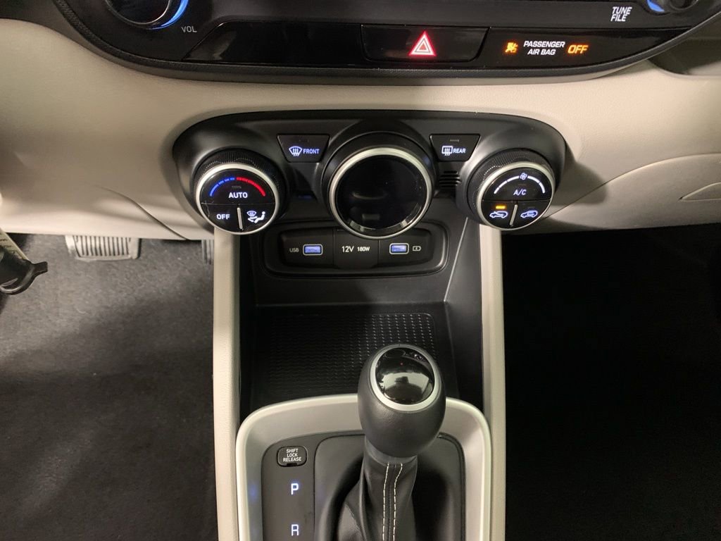 Used 2022 Hyundai Venue SEL image 23