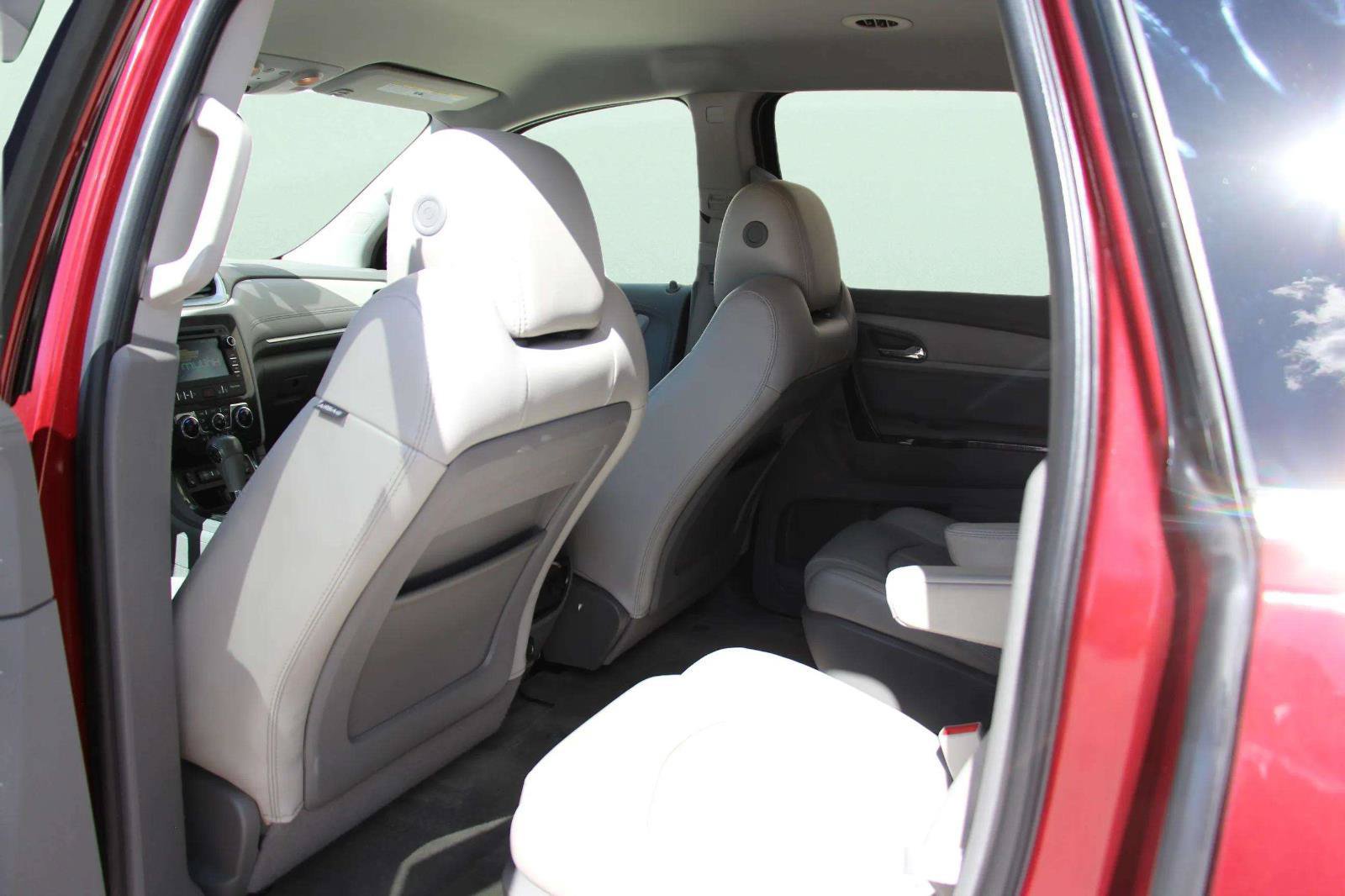 Used 2016 Chevrolet Traverse LTZ AWD/4WD image 19