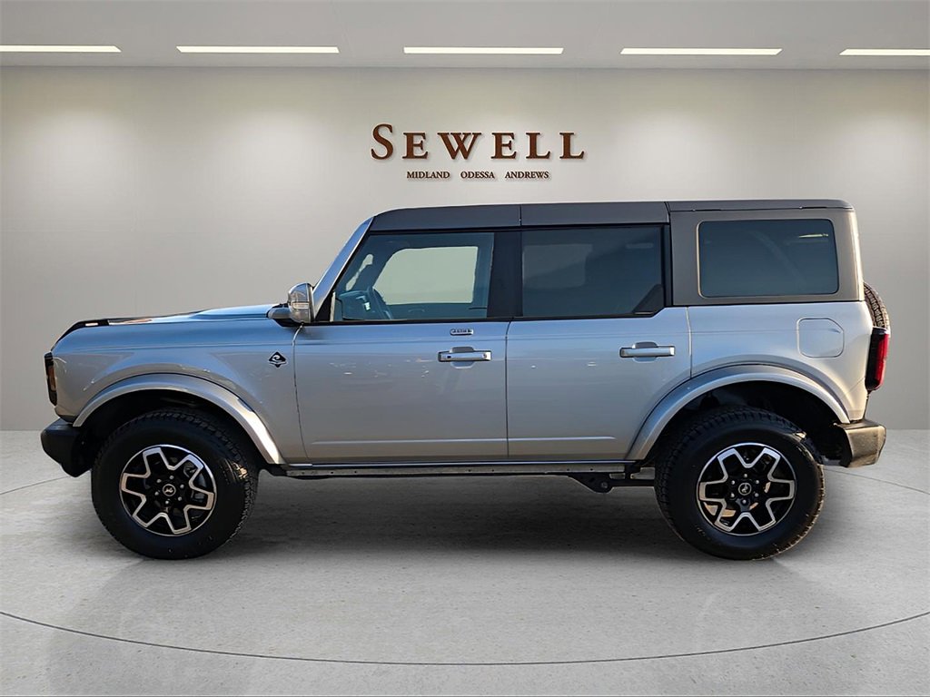 Used 2023 Ford Bronco Outer Banks image 2