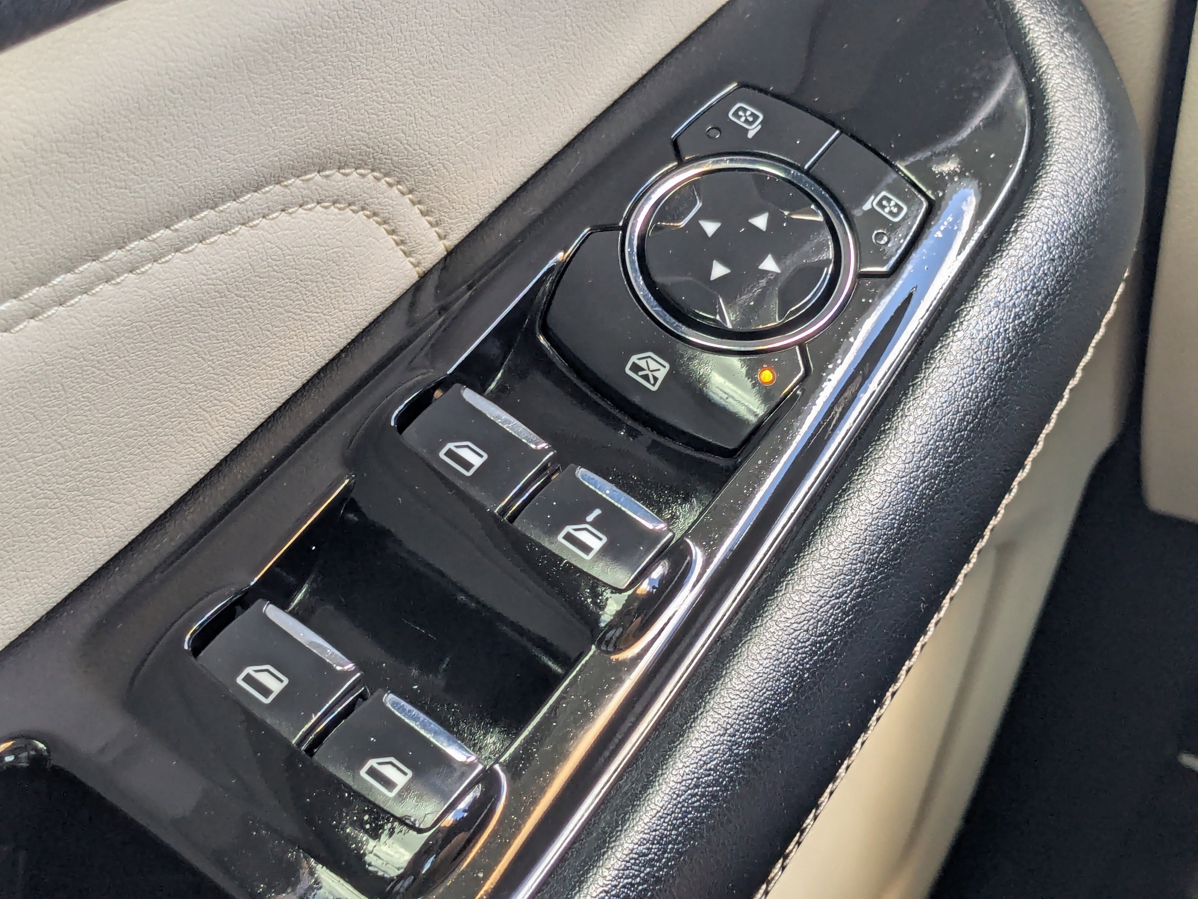 Used 2015 Ford Edge Titanium w/ Equipment Group 302A FWD image 32