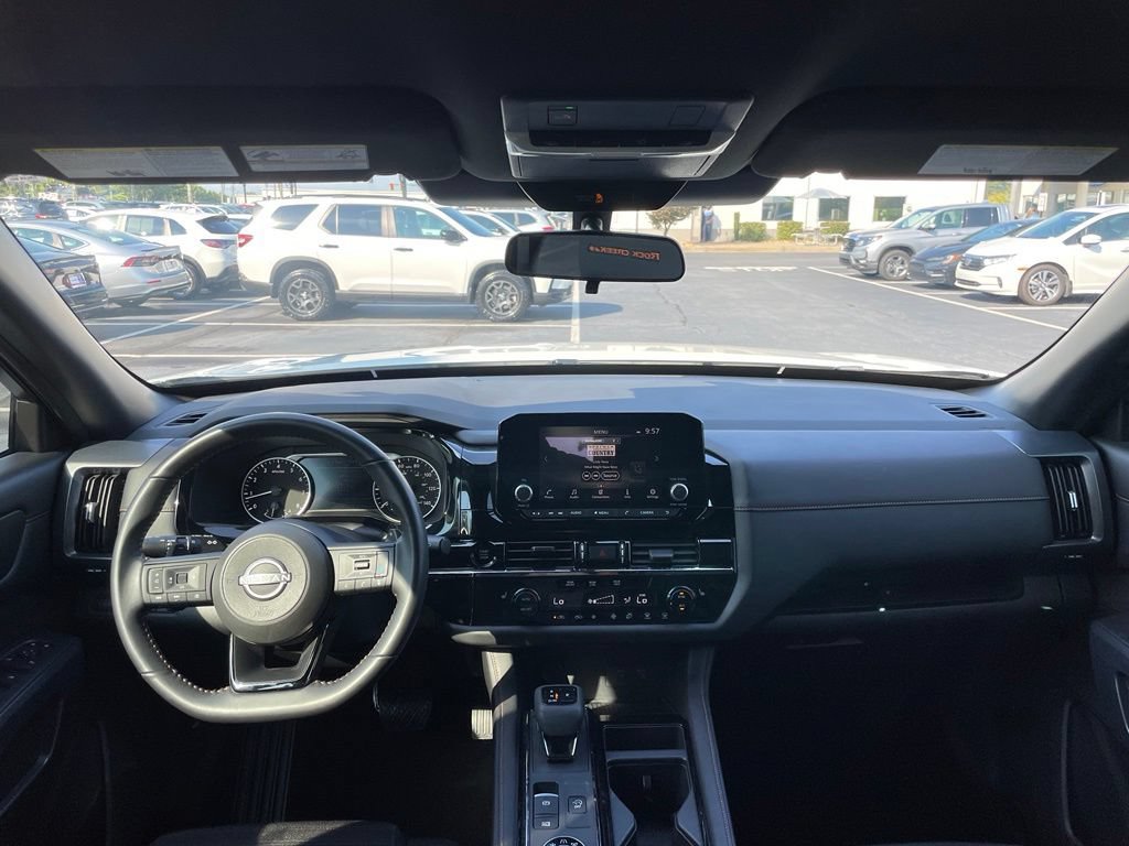 Used 2025 Nissan Pathfinder Rock Creek AWD/4WD image 10