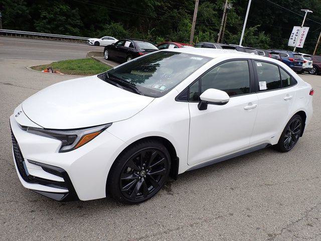 Certified 2026 Toyota Corolla SE w/ SE Premium Package AWD/4WD image 8
