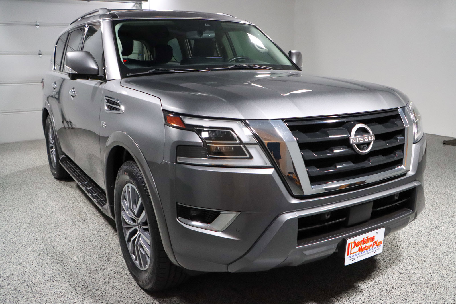 Used 2022 Nissan Armada SL w/ Captain's Chairs Package image 5