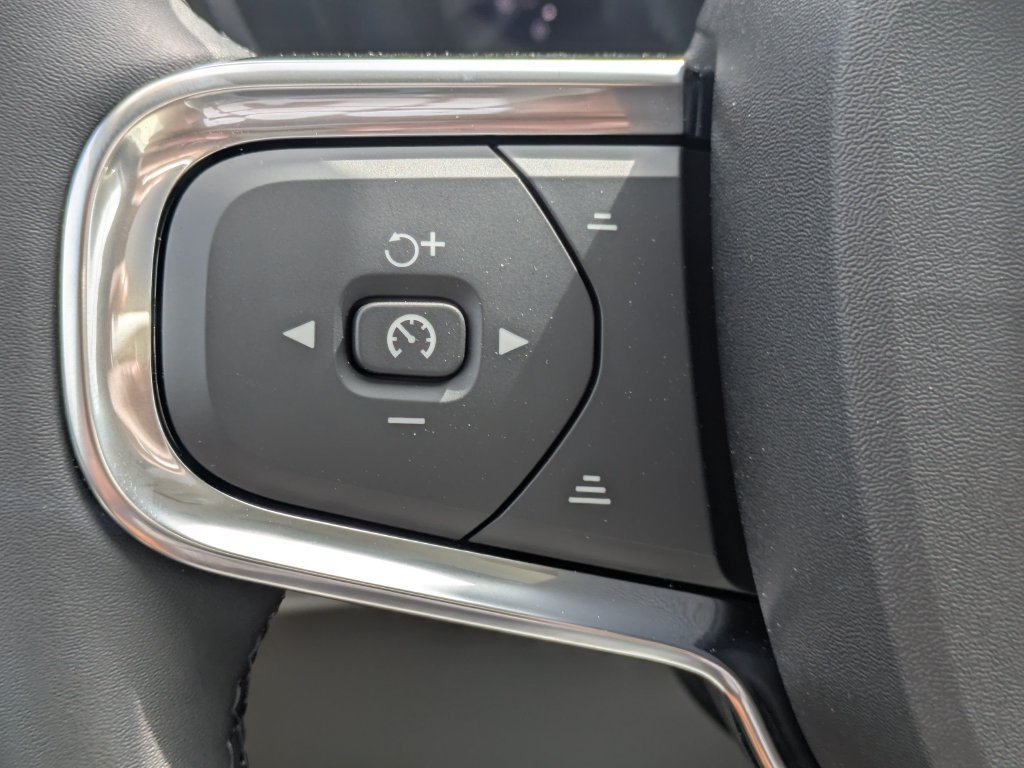 New 2026 Volvo XC40 B4 Plus w/ Climate Package FWD image 27