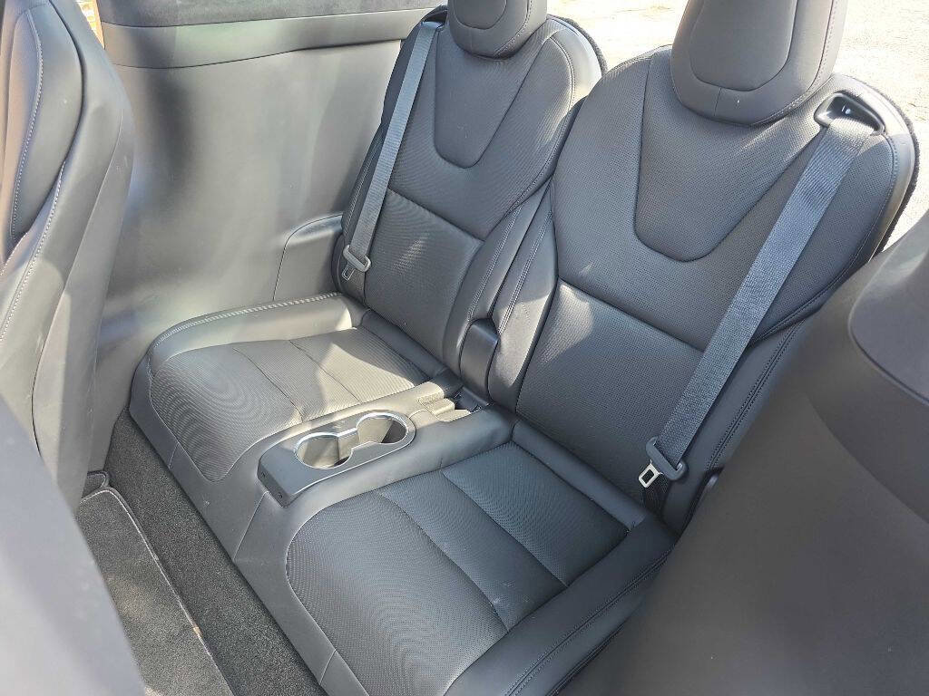 Used 2022 Tesla Model X Plaid image 18