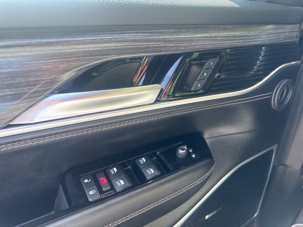 Used 2023 Jeep Wagoneer L Series III w/ Premium Group I image 19