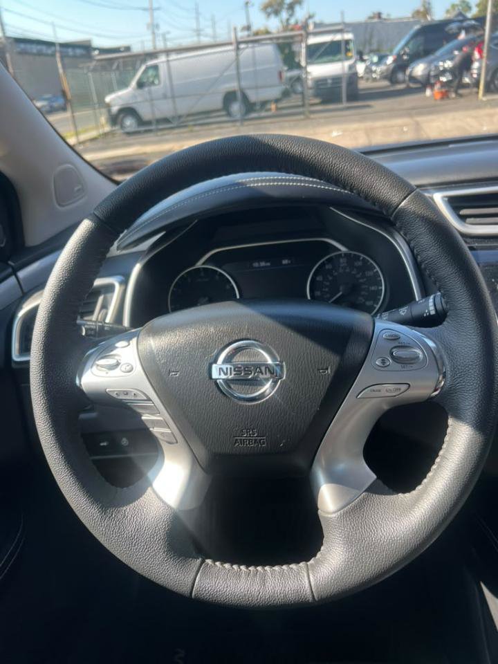 Used 2015 Nissan Murano Platinum w/ Platinum Technology Package AWD/4WD image 25