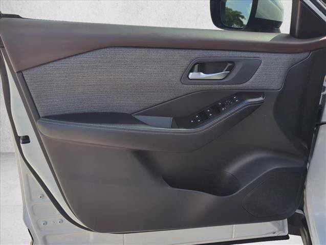 Used 2023 Nissan Rogue SV FWD image 10