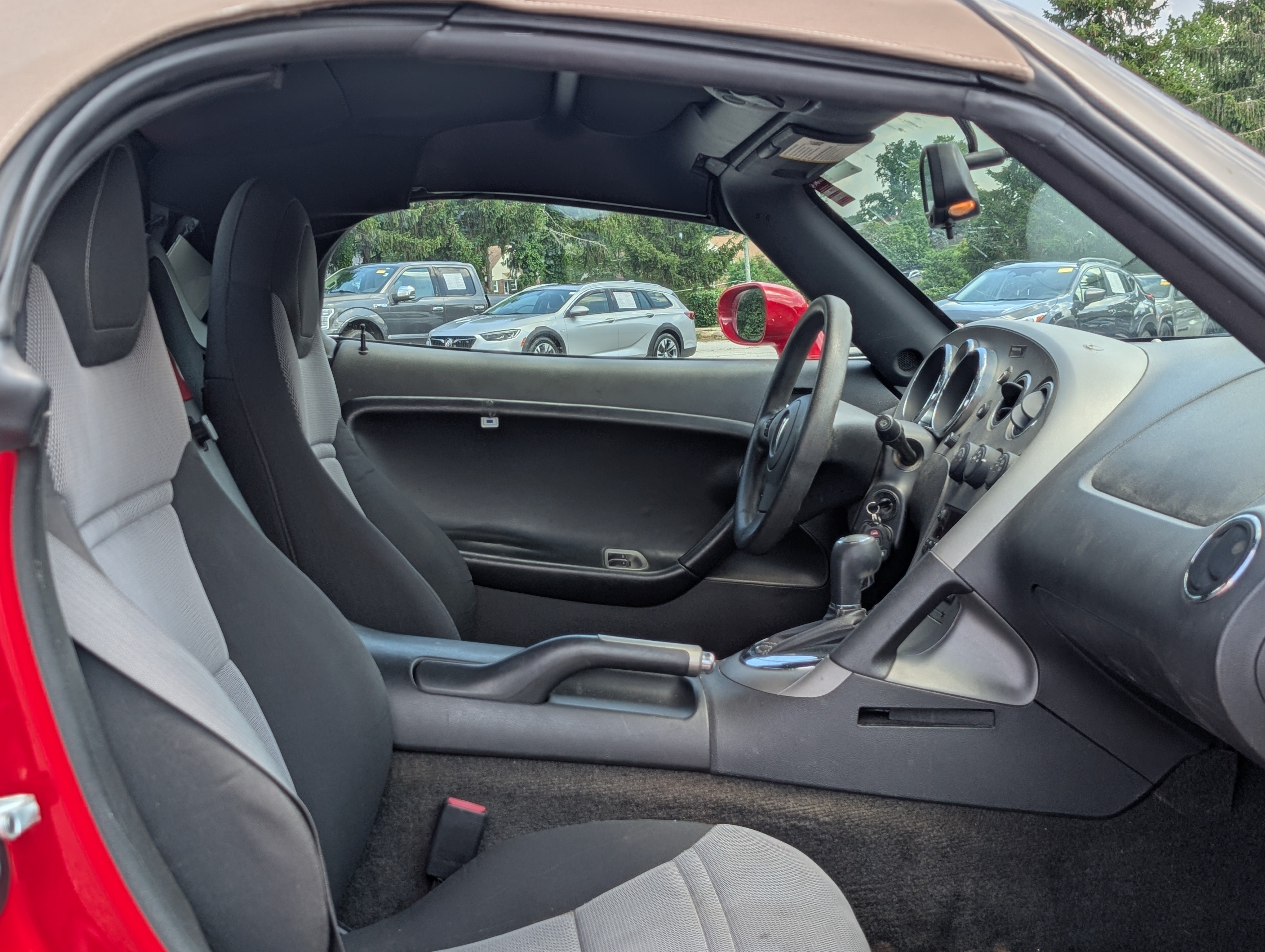 Used 2008 Pontiac Solstice Convertible w/ Preferred Package RWD image 11