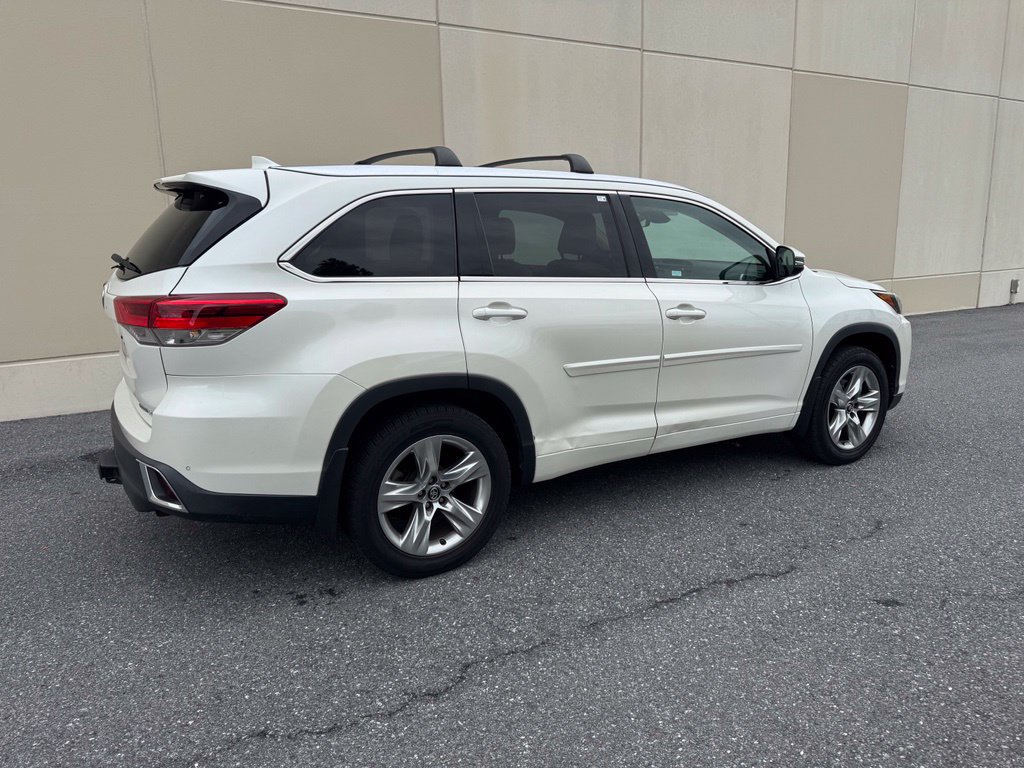 Used 2018 Toyota Highlander Limited AWD/4WD image 25