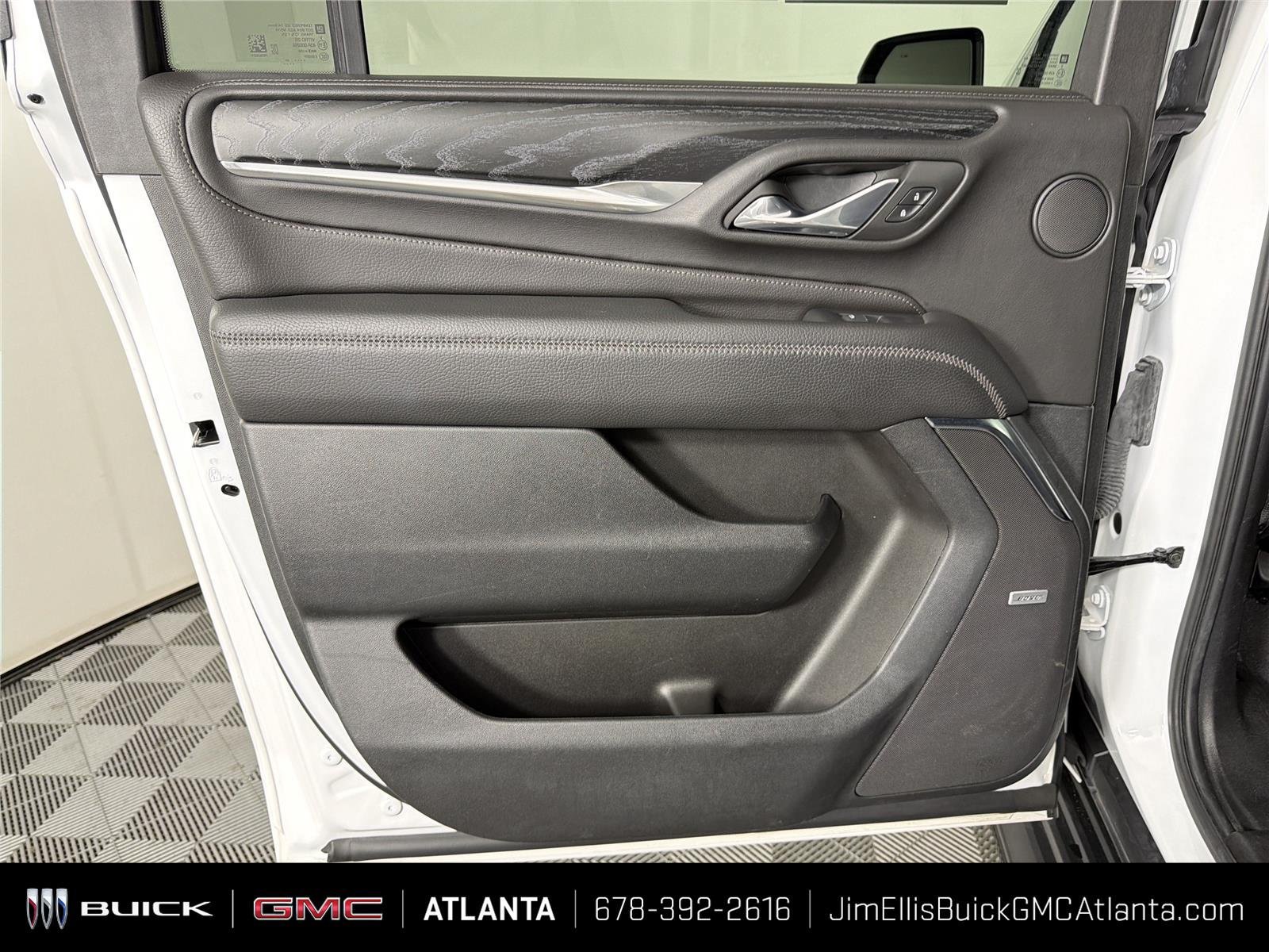Used 2024 GMC Yukon XL Denali RWD image 21