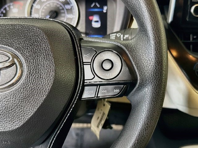 Used 2020 Toyota Corolla LE FWD image 14