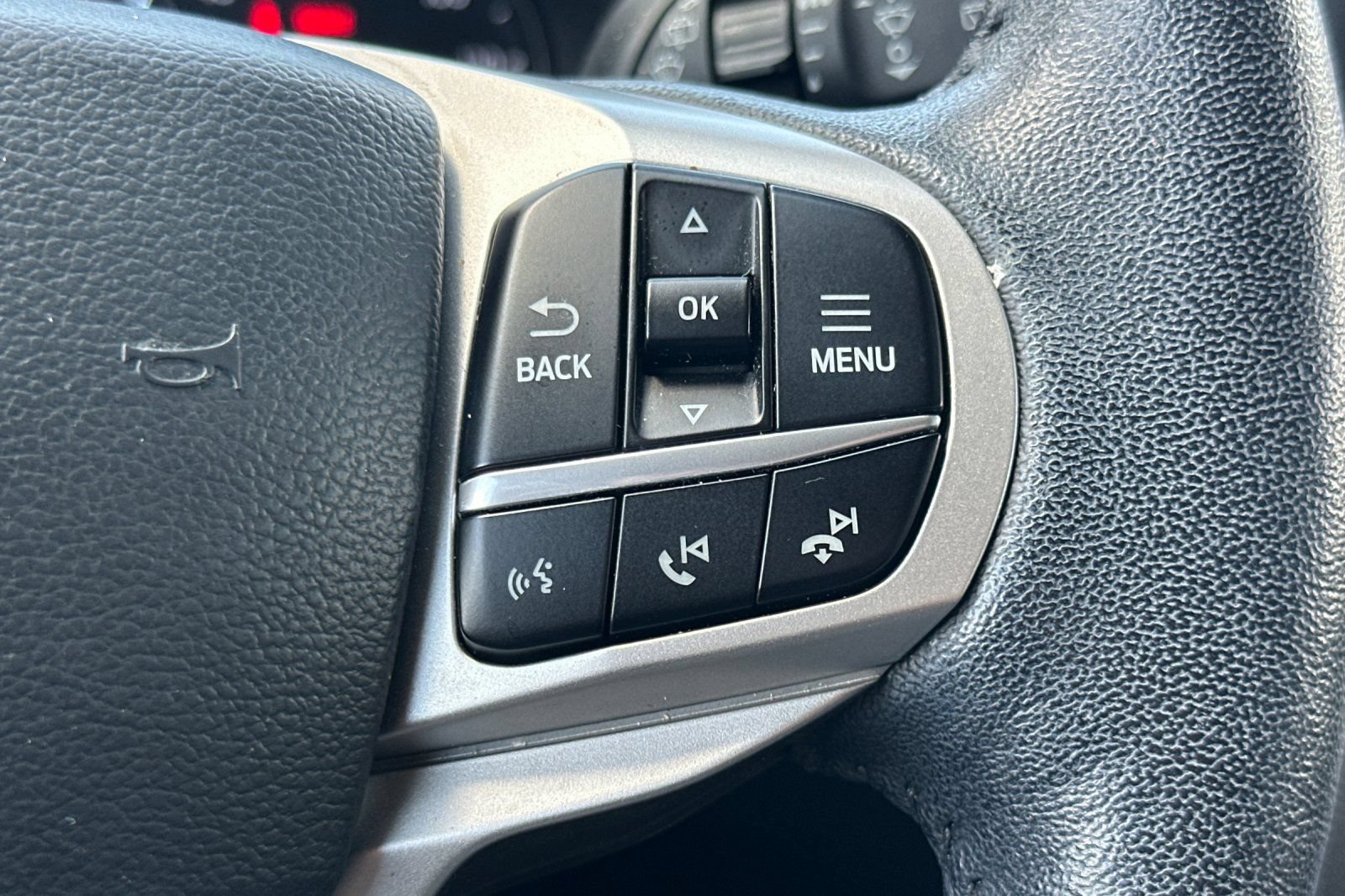 Used 2021 Ford Explorer XLT w/ Equipment Group 202A RWD image 36