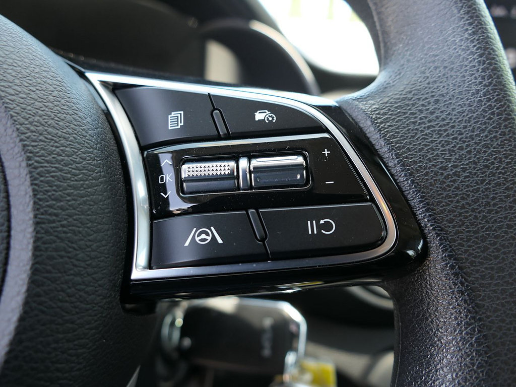 Used 2023 Kia Forte LXS w/ LXS Technology Package FWD image 15