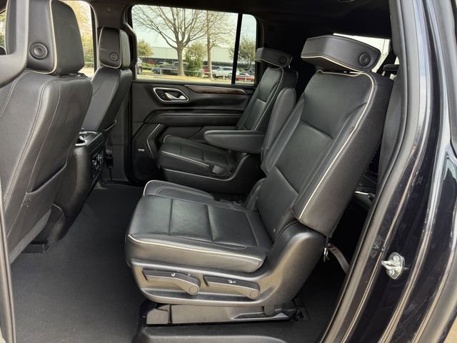 Used 2023 Chevrolet Suburban Premier image 27