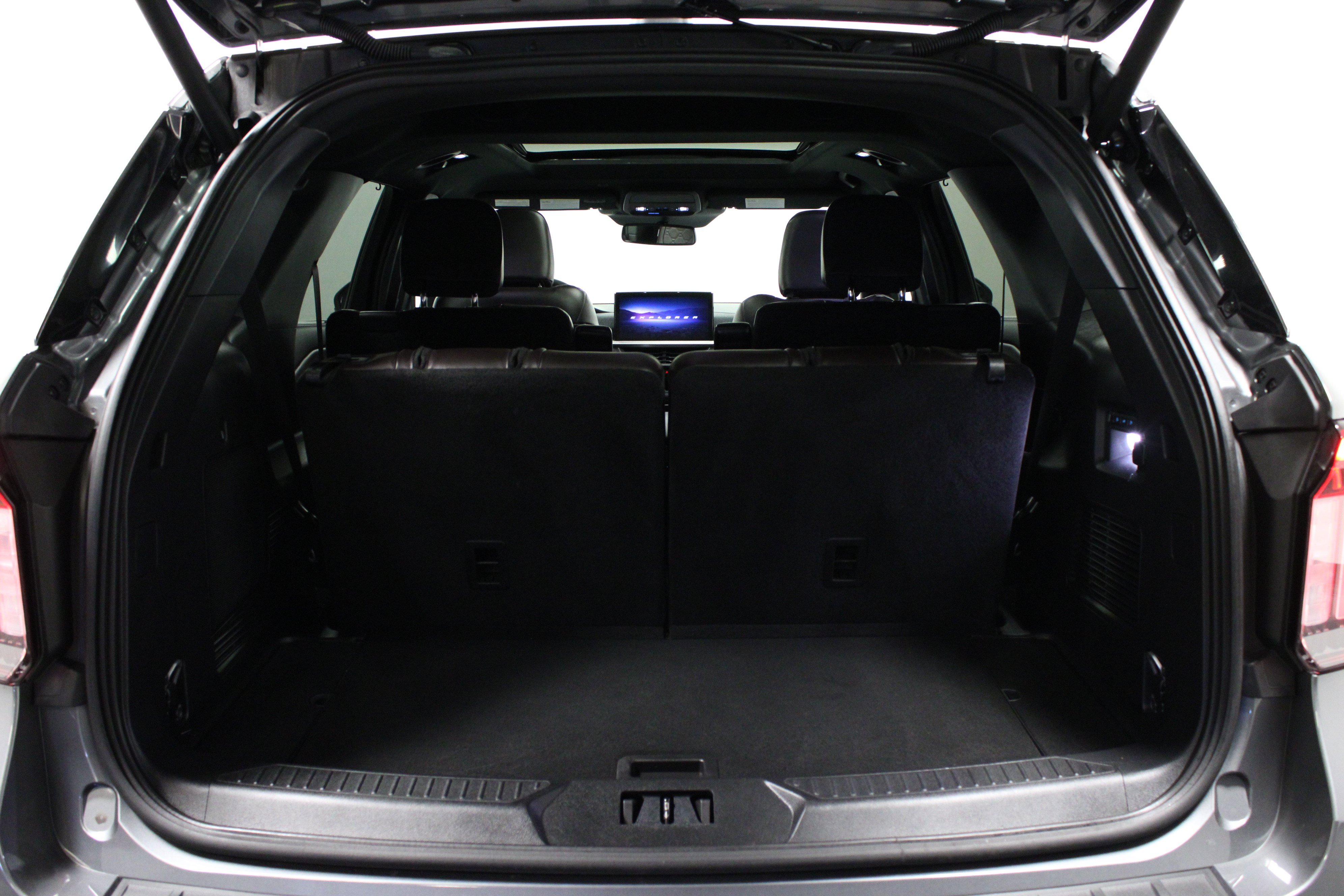 Used 2025 Ford Explorer Platinum w/ Ultimate Package AWD/4WD image 15