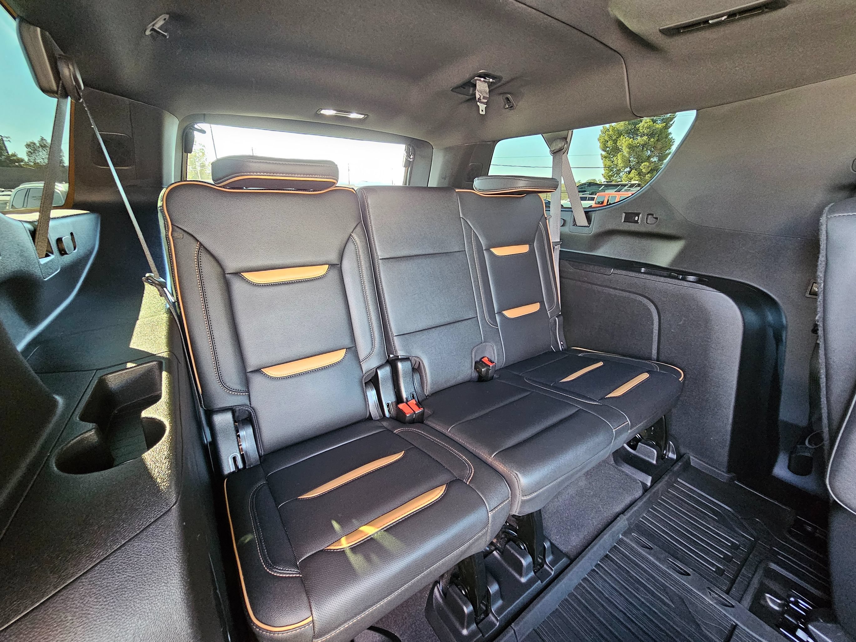 Used 2022 GMC Yukon XL AT4 w/ Technology Package AWD/4WD image 45