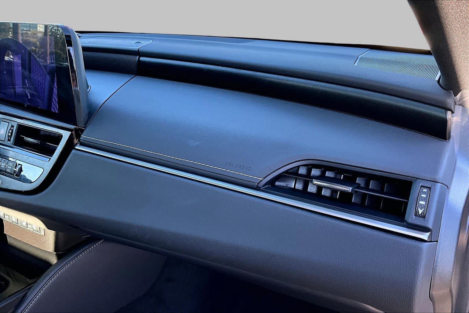 Certified 2023 Lexus ES 300h w/ Accessory Package (Z1) FWD image 17
