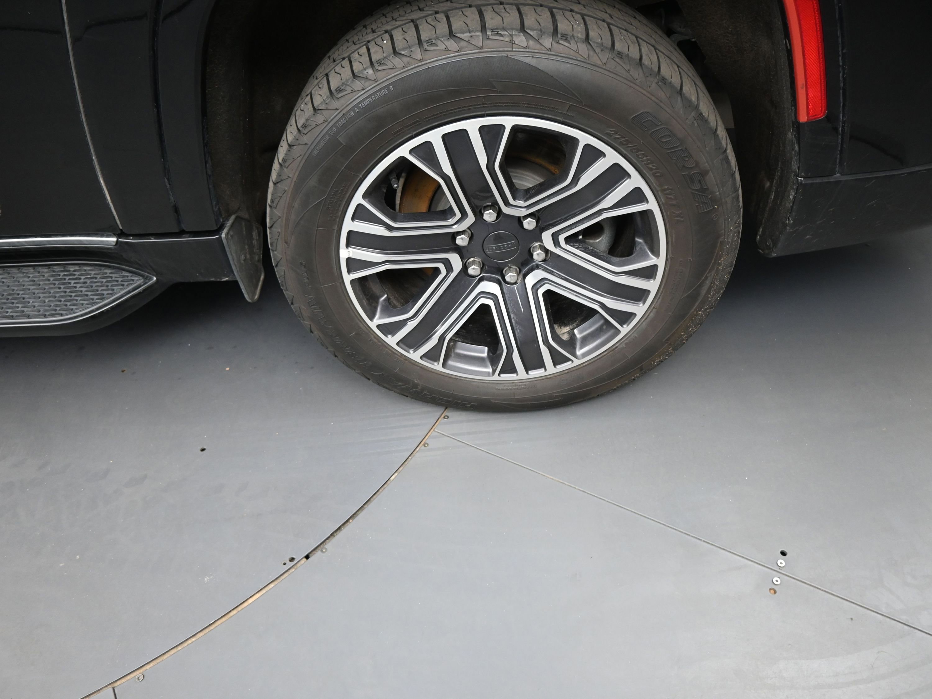 Used 2024 Jeep Wagoneer L Series II w/ Flexible Seating Group image 20