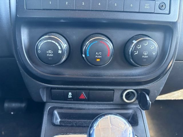 Used 2015 Jeep Patriot Sport FWD image 12