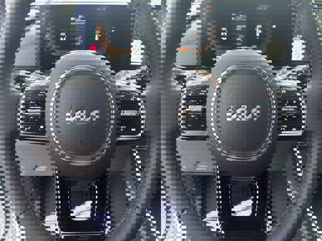 New 2026 Kia Carnival LXS image 17