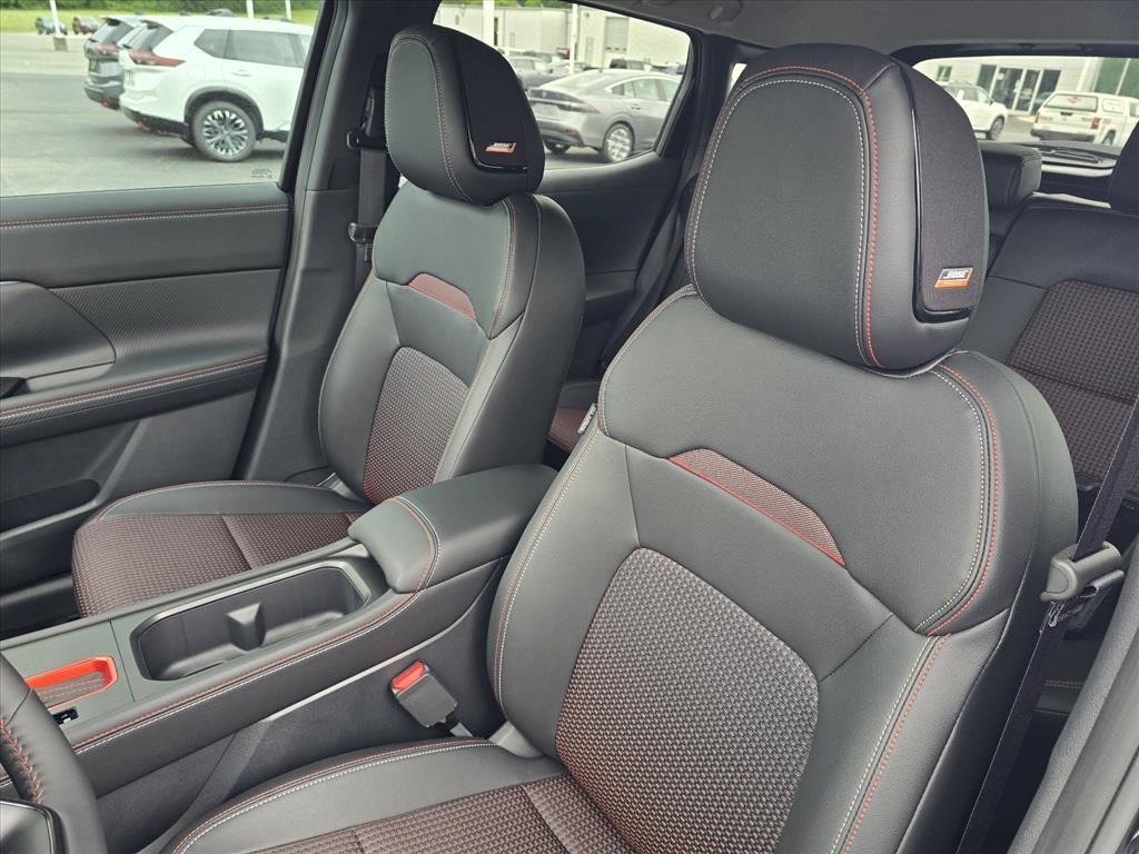 New 2026 Nissan Kicks SR w/ SR Premium Package AWD/4WD image 13