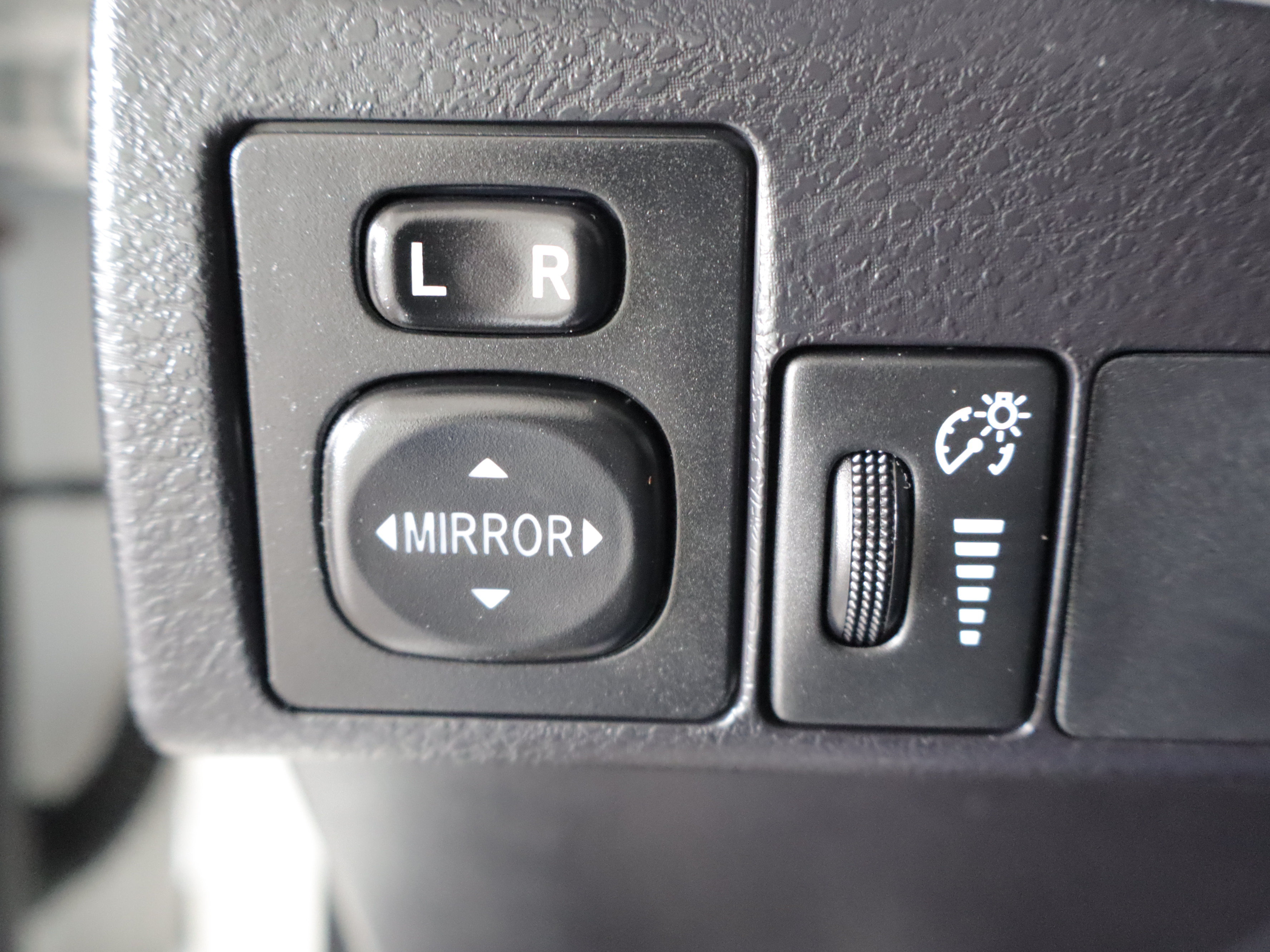 Used 2016 Toyota Corolla LE FWD image 17