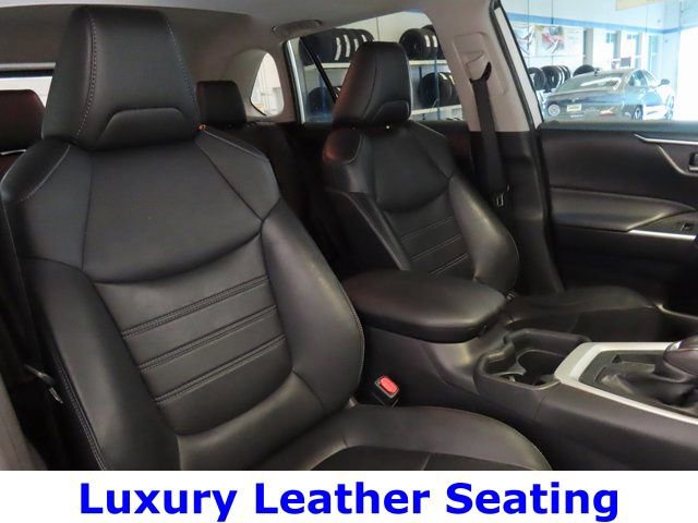 Used 2019 Toyota RAV4 XLE Premium image 7