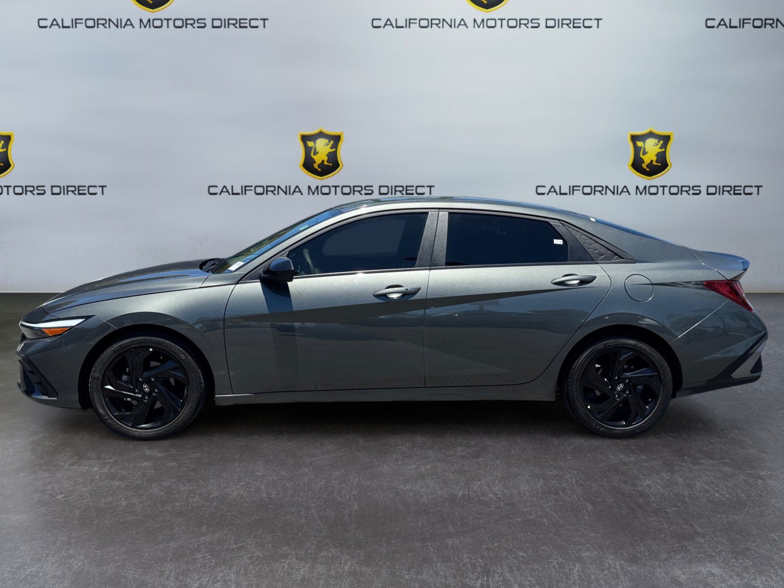 Used 2026 Hyundai Elantra Sport FWD image 2