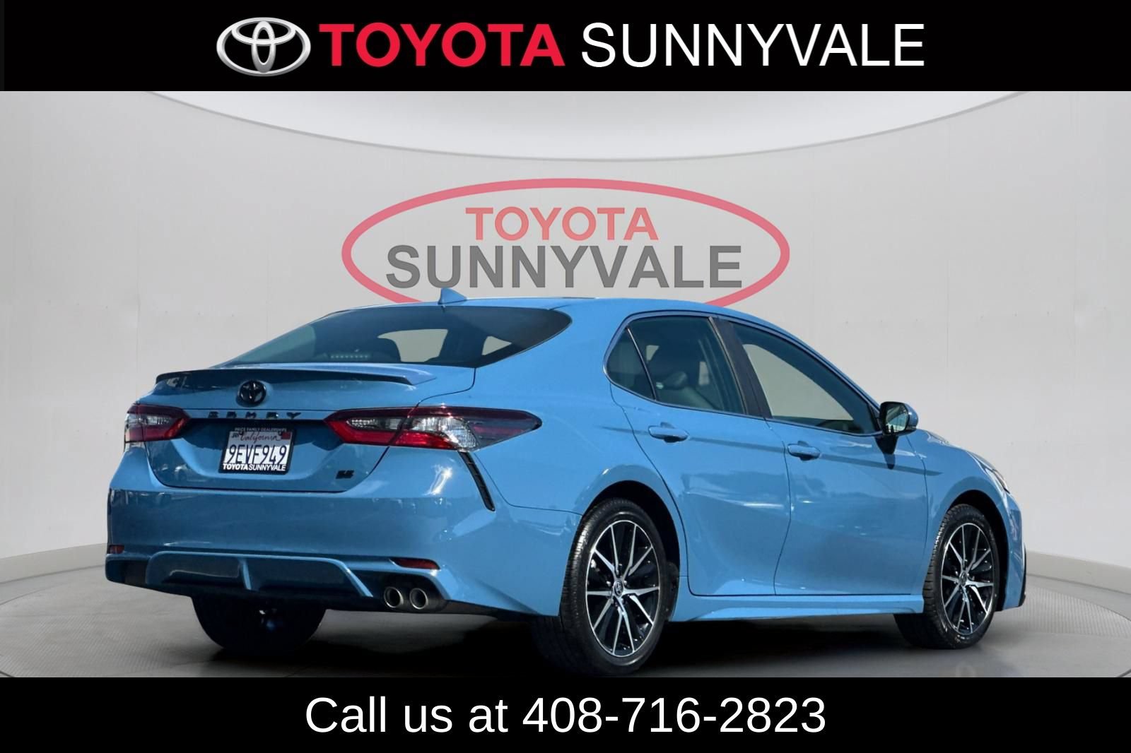 Used 2023 Toyota Camry SE FWD image 3