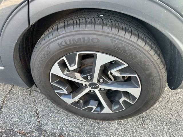 Used 2025 Kia Sportage EX image 7